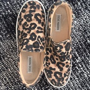 Steve Madden platform Cheetah Slip ons size 8